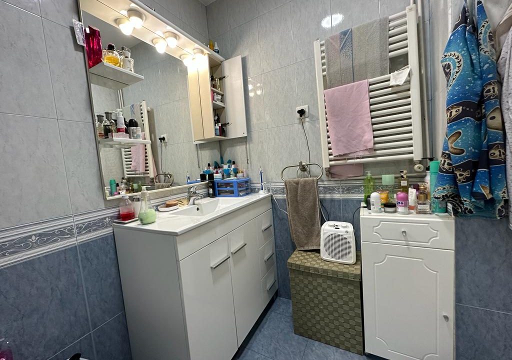 173-2023 lavabo pis en venda barcelona meridiana